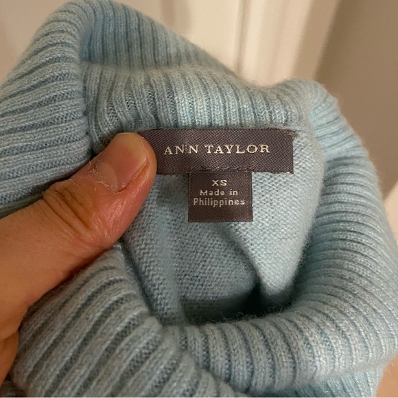 Ann Taylor Cashmere Sweater Size XS - Picture 7 of 8